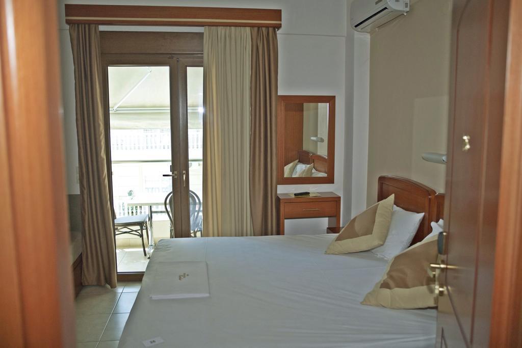 Pioneer Excelsior Rooms ปาราเลียกาเตอรีนิส ภายนอก รูปภาพ