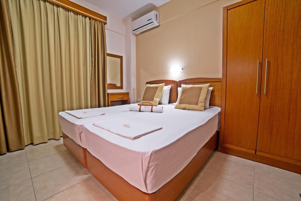 Pioneer Excelsior Rooms ปาราเลียกาเตอรีนิส ภายนอก รูปภาพ